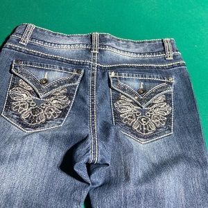 Barely worn. 9 west crop jeans.  Size 6. Waist 28. Will bundle anything